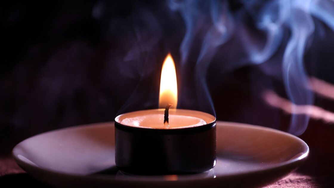 Ritual de Banimento com Vela Preta