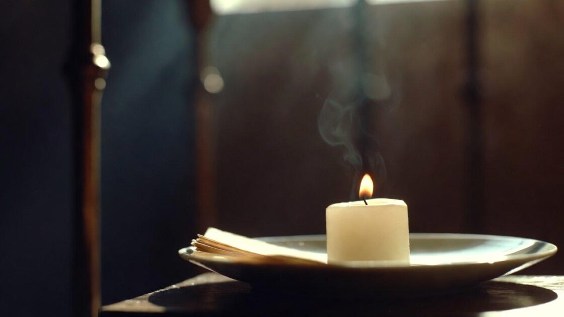 Simpatia da Vela com Nomes